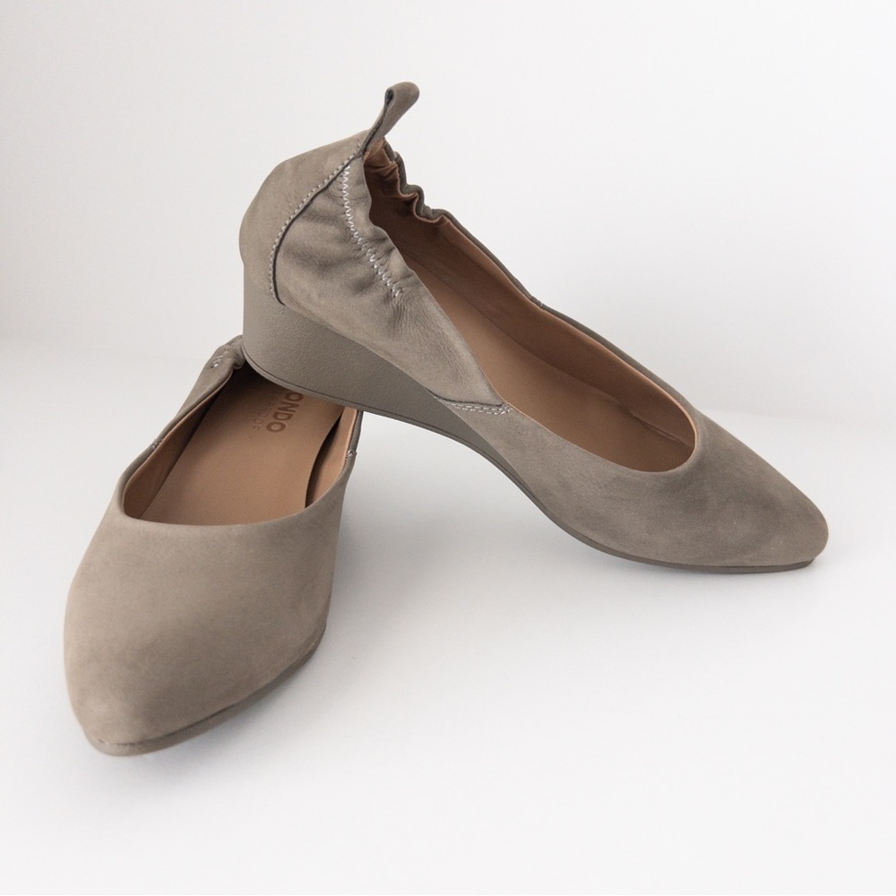 NWOB Blondo Waterproof Etta Wedge Almond Toe Pump in Fallen Rock‎ Nubuck
